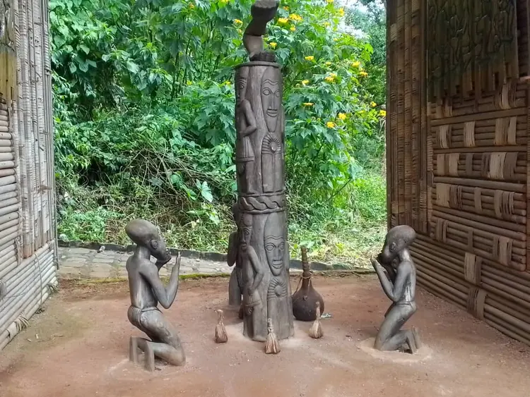 " Mbû'pū' " Michelle Mengang